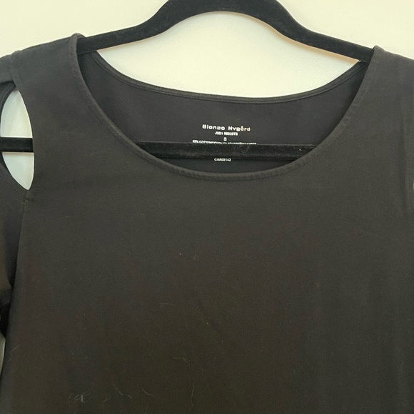 Black stretch cutout top - Picture 3 of 9